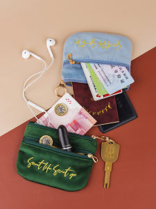 กระเป๋าเงินเหรียญขนาดเล็กสําหรับผู้หญิงที่มีคุณภาพสูงด้วยซิปเปอร์เกรดพรีเมียมสไตล์เรโทรเป็นรูปสี่เหลี่ยมขนาดกะทัดรัดและสะดวกพกพาเหมาะสําหรับนักเรียน