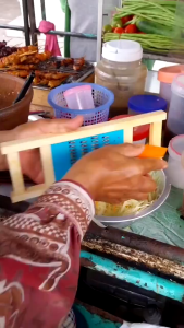 ที่ขูดมะละกอ มีดปอกผลไม้ แบบด้ามไม้ ขนาด 27x9.6 ซม.ปอกผลไม้เส้นใหญ่และสวยงาม สินค้าสต็อกไทยส่งไว