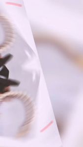 สายโซ่คล้องโทรศัพท์มือถือ ประดับ ไข่มุกเทียม สองชั้น สายโซ่คล้องกระเป๋า แบบสองชั้น ประดับไข่มุกเทียม(ภายใน 24 ชั่วโมง ประเทศไทย การจัดส่งสินค้า)