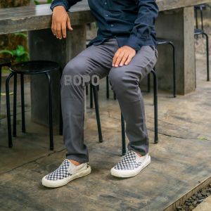 Celana Cinos Pria Dewasa 2024: Pilihan & Tips