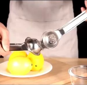 Stainless steel squeezer handheld juicer processor Portable Lemon fruits juicers Clip