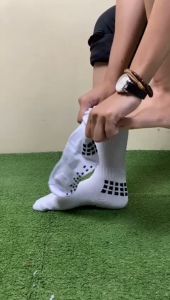 Kaos Kaki Futsal Bola Hitam Putih Pendek Sebetis Anti Selip Tebal Anti Slip Avo R9