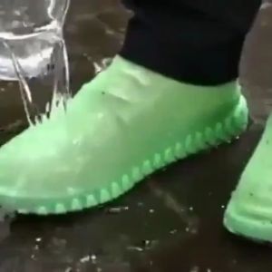 ปลอกรองเท้ายางสีเทา กันน้ำ กันลื่น ทนทาน ใช้ซ้ำได้ ขนาด L1 สำหรับรองเท้าหุ้มส้น