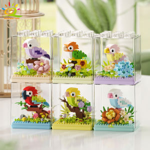 HUIQIBAO MOC Parrot Bird Flower with Display Box Micro Building Block Mini Diamond Model Brick Toy for Children Desk Decor.