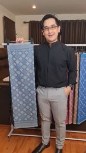 93.ผ้าฝ้าย ผ้าทอทั้งผืน ลายยกดอกวอแหวน สีฟ้าอ่อน