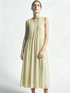 AMII | Resort Style V-neck Sash Ruffled Maxi Dress