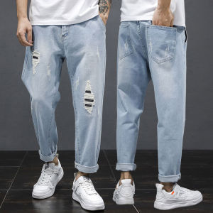กางเกงยีนส์ขาดๆ ทรงหลวมๆ สำหรับผู้ชาย กางเกงยีนส์ทรงตรงลำลอง กางเกงยีนส์ทรงเดวิลที่สวมใส่สบายสำหรับฤดูใบไม้ร่วง/ฤดูใบไม้ผลิ