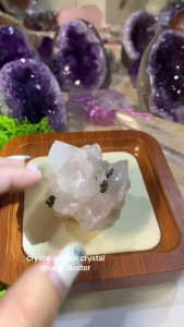 Garden Quartz 🌿（最常见，直译花园水晶） Width 5cm x 5.5cm Height 4.5cm Weight 83.5gram