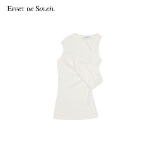Áo Blouse Dây Quai Không Gấp Pleat Được Sao Ủng Hộ
