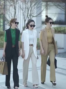 Slimming Medium-Length Vest for Petite Women