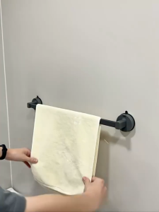 เสาผ้าขนหนูจุกดูดติดผนังห้องน้ำชั้นวางผ้าขนหนูเล็บติดตั้งฟรี