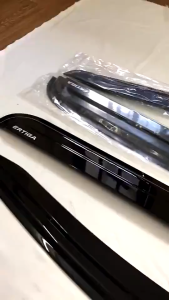 Vè che mưa xe Suzuki Ertiga 2019 - 2025 NHỰA ĐẸN thái cao cấp