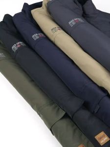 คอเสื้อกั๊กถ่ายภาพคลิปม้า ยืน คลื่น ผู้ชาย ผู้เชี่ยวชาญ 2023 ฤดูร้อน เยาวชนกลางลำลอง