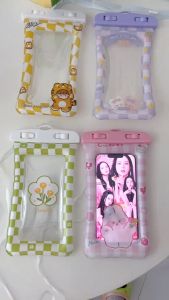 NT ซองกันน้ำโทรศั ซองกันน้ำแบบใส กระเป๋ากันน้ำ ซองกันน้ำเทศสงกรานต์ ซองกันน้ำสงกาน ซองกันน้ำเท่ๆ ลายการ์ตูนน่ารักๆ Waterproof Phone Case ว่ายน้ำ ดำน้ำ เล่นน้ำ กันน้ำได้ดี พกพาง่ายสะดวก 22x12.8cm