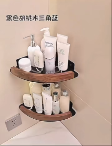 Kệ ba chân bằng gỗ óc chó làm bằng gỗ óc chó Bắc Mỹ chất lượng cao chống thấm nước và chống gỉ. Thích hợp cho phòng tắm và nhà bếp khả năng chịu tải mạnh không cần khoan lỗ.