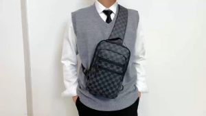 จัดส่งจากกทม.กระเป๋าคาดอกกันน้ำสำหรับผู้ชาย กระเป๋าสะพายไหล่มัลติฟังก์ชันอินเทอร์เฟซ USB ชาร์จได้ กระเป๋าสะพายข้าง กระเป่าสะพาย