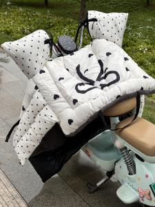 Tấm Chắn Gió Xe Điện Dày Dặn Hai Mặt Chống Thấm Nước Có Nơ Bướm Mùa Đông Ấm Áp Chống Gió Lót Lông Cừu Cỡ Lớn