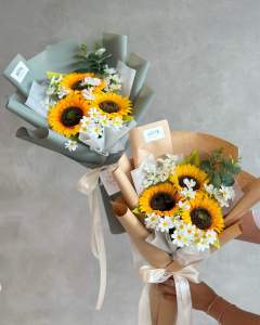 S3 S7 S9 ช่อดอกไม้ ดอกทานตะวัน ดอกไม้ประดิษฐ์ ช่อดอกไม้ ดอกไม้ประดิษฐ์ ดอกไม้รับปริญญา ปัจฉิมวันเกิด วันครบรอบ