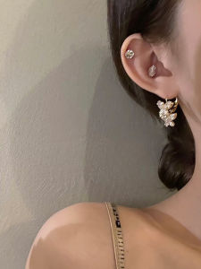 Romantic Butterfly Ear Cuff Shiny Diamond Gentle Elegant Fresh Outing Fashion Jewelry for Women Alloy Plated Silver Gold