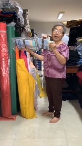 12 ชุด สุดคู่ ผ้าเช็ดหน้าเนื้อดี คละลาย คละสี รวมผ้าฝ้ายเข้มข้น ขนาด 14.5x14 นิ้ว