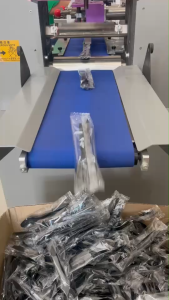 (ยกลัง 500 ชุด) Set ช้อนพลาสติก + ส้อมพลาสติก (ห่อฟิล์ม OPP) ช้อนยาวพลาสติกPS ใช้รับประทานอาหาร ไม่บาดปาก ทนความร้อน สินค้าพร้อมส่ง