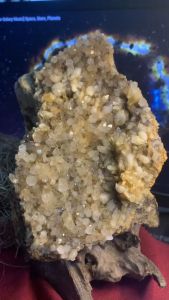 mảnh đá thạch anh Citrine lấp lánh phong thủy năng lượng kèm đế mã 3A