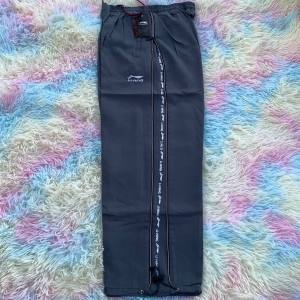 กางเกงผ้าร่มขายาว มีซับตาข่าย ปลายขารูดได้ เอวยืดมีเชือกรูด#กางเกงผ้าร่มขายาว #กางเกงออกกำลังกาย #กางเกงผ้าร่มใส่ลำลอง #กางเกงผ้าร่มราคาถูก #กางเกงผ้าร่ม