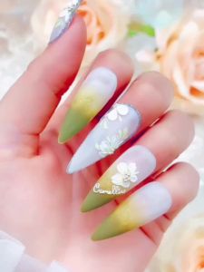 1/2pcs Bronzing Nail Stickers 5D Embossed Bee Butterfly Flower Sliders Self-Adhesive Nail Decals DIY Retro Manicure Decoration