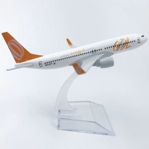 Airplane B737 1/400 Scale Metal Alloy Aircraft GOL Airlines 16cm Souvenirs Plane With Landing Gear Collection Desk Decoration