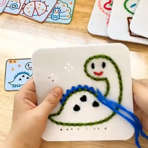 【SG Stock】Multi-Themed Felt Sewing Cards for Toddlers Educational Sewing Toy with Pre-Punched Holes and Assorted Yarn