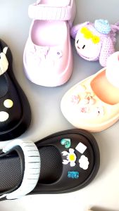 Dép cross sục nữ nhiều màu đế cao 5cm Jibbitz + bộ dây Mayto kiểu sandal quai hậu dễ thương hot trend Ulzzang Hàn Quốc C