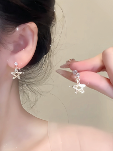 ต่างหูเงิน 925 ประดับดาว ไม่ต้องเจาะ รูปดาว ขนาดเล็ก สไตล์เรียบง่าย เครื่องประดับแฟชั่นสำหรับผู้หญิง ต่างหูแบบหมั้น
