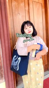 TOTE BAG KANVAS BLACU MOTIF RESLETING TOTEBAG bisa CUSTOM PRINT Muat LAPTOP DAN BUKU