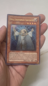 [Thẻ Yugioh] Lyla Lightsworn Sorceress - Ultimate rare (LODT-EN019)