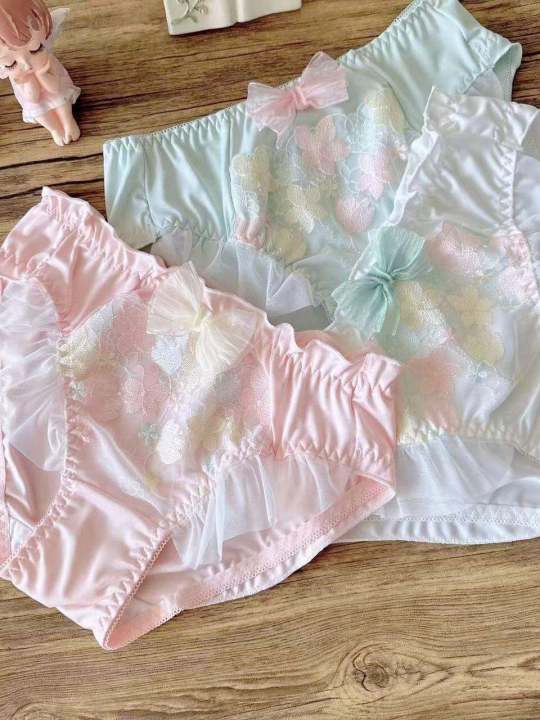 Embroidered Milk Silk Lotus Leaf Princess Student mid Waist Triangle Cute Ladies Underwear Breathable Quick Dry Polyester Fiber