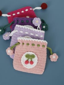 Sweet Handmade Knitted Mini Square Coin Purse Drawstring Closure Ball of Yarn Material Cotton Lining Youth Zipper Closure Wallet