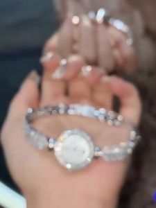 FUGUIJIAREN | Fashion Luxurious Quartz Womens Watch Full of Decorative Stones