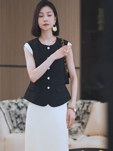 Áo Vest Nữ Công Sở Dáng Ngắn Gài Nút Cổ Tròn Tay Phối Ngắn