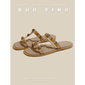 รองเท้าแตะส้นแบนหนัง PU สวมใส่สบายสำหรับผู้หญิงในช่วงฤดูร้อน รองเท้าแตะแบบสวมส้นแบนพื้นนุ่มสำหรับกลางแจ้ง สไตล์ใหม่ปี 2025