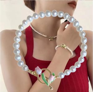 Corinna Tulip Bracelet Women High-end Temperament Sweet All-match Stitching Pearl Simple Jewelry Tulips Bracelet for Women