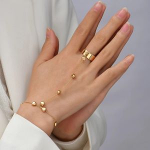Retro Creative Design Love Heart Chain Finger Ring Linked Personalized Style Fashionable Hand Bracelet High-End Jewelry