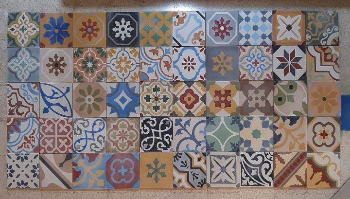 Ubin / tegel lantai klasik motif ukuran 20x20