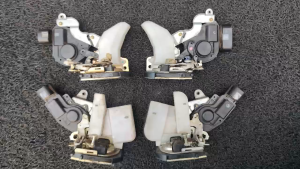 🇯🇵🇯🇵 Door Lock Actuator Toyota Ispum ACM21 01-09 Door Lock Actuator / Door Lock / Pintu Lock Actuator Ori Used Japan
