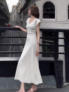 QFN | Đầm Dạng Thanh Lịch Không Tay V-Cổ Buộc eo