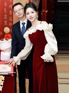 Red Velvet French Style One Shoulder Wedding Dress with Slit for Engagement Party Elegant Long Zipper Midi Dress by Chinese Designer