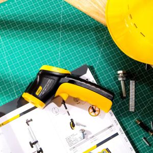 Deli Infrared Thermometer / Termometer Gun Thermogun Akurat DL333380