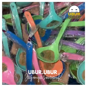 Set Souvenir Pernikahan Multicolor 100 Pcs - Sendok Sayur & Centong Sayur dengan Kartu Hadiah