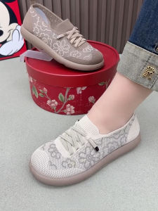 รองเท้าผ้าปักสไตล์ปักกิ่งโบราณสำหรับผู้หญิง รองเท้าลำลองแบบสวม รองเท้าหนังนิ่ม กันลื่น น้ำหนักเบา ใส่สบาย รองเท้าหนังแบบสวม