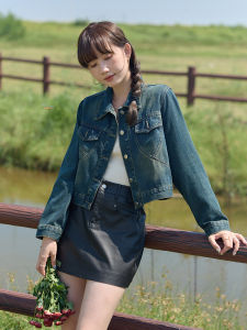 Retro Hong Kong Style Worn-In Denim Jacket Womens Spring Loose Casual Design Short Top with Pockets And Button Detail