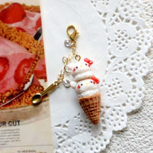 Original Honey Peach Home Ice Cream Kitty Transformation Version Cream Vanilla Cone Zipper Buckle Bag Accessories Keychain